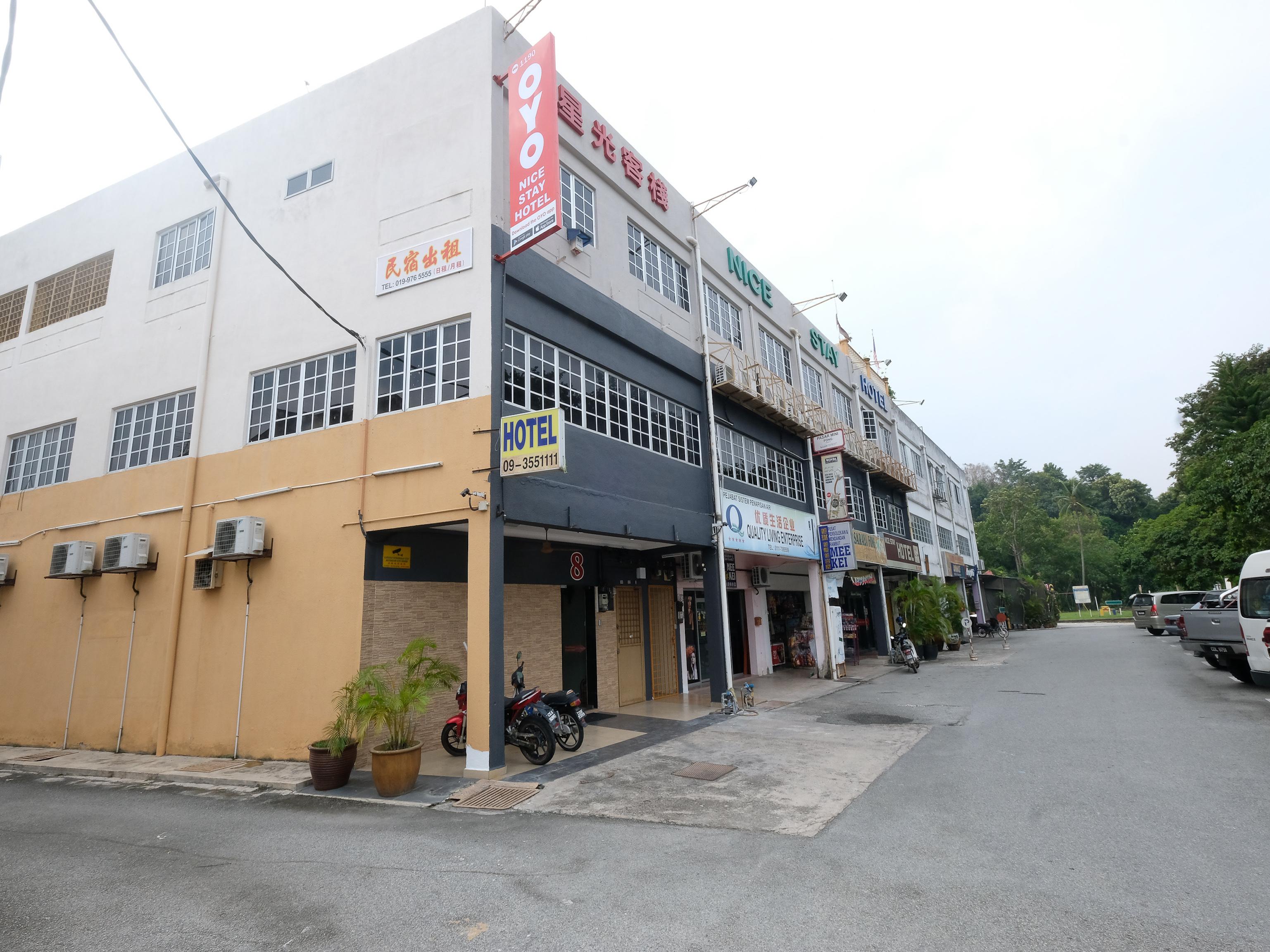 Oyo 1190 Nice Stay Hotel Raub Buitenkant foto